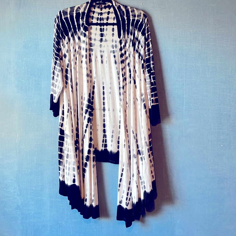 Long in the front and shorter in the back open cardigan
